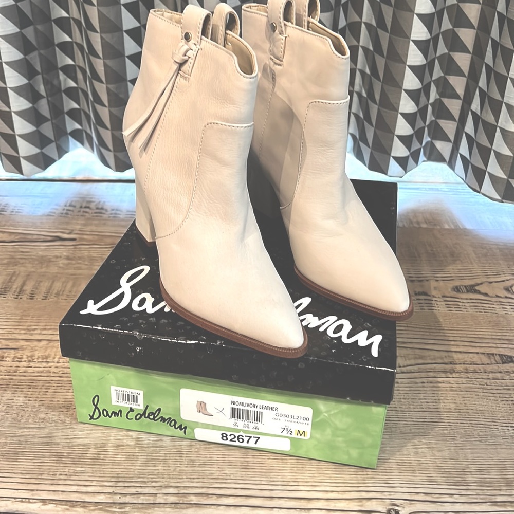 Sam Edelman Ivory Leather Boots NWT Size 7 1/2 M